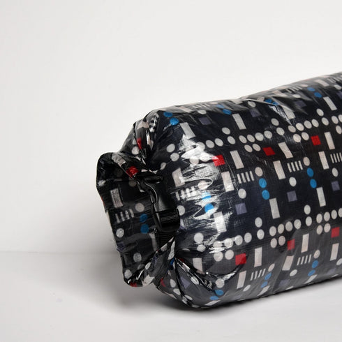 WIM WORKS Medium Roll-Top Stuff Sack Dyneema®